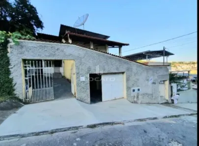 Casa com 3 Quartos à venda, 300m² no Bandeirantes, Juiz de Fora