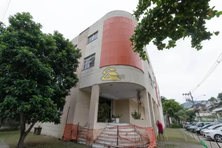 Prédio Comercial para alugar, 2250m² no Freguesia (Jacarepaguá), Rio de Janeiro