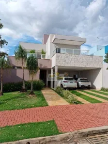 Casa de Condomínio com 4 Quartos para venda ou aluguel, 285m² no Estância dos Ipês, Uberaba