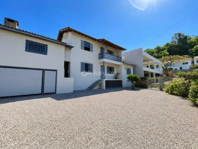 Casa com 3 Quartos para alugar, 130m² no Dehon, Tubarão