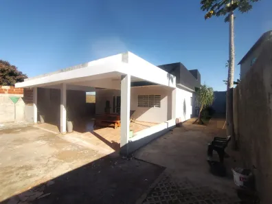 Casa de Condomínio com 3 Quartos à venda, 700m² no , Brasília