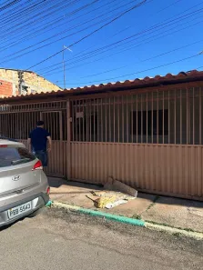 Casa com 3 Quartos para alugar, 200m² no Santa Maria, Brasília