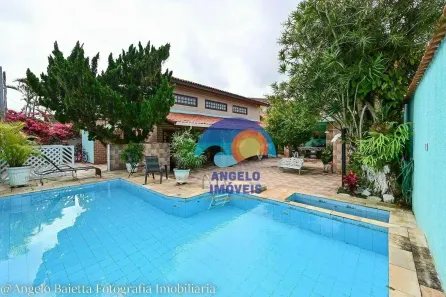Sobrado com 4 Quartos à venda, 231m² no Bal Arpoador, Peruíbe