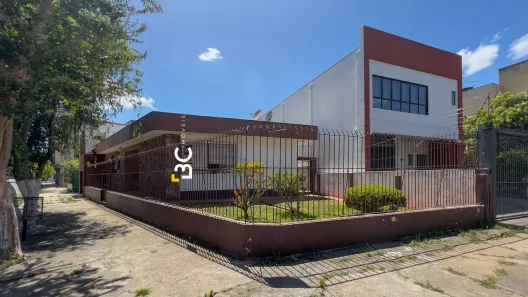Casa com 4 Quartos à venda, 205m² no Passo da Areia, Porto Alegre