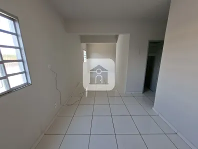 Casa com 2 Quartos para alugar, 70m² no Nossa Senhora das Graças, Uberlândia