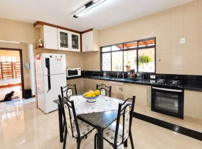 Casa com 3 Quartos à venda, 143m² no Vila Xavier (Vila Xavier), Araraquara