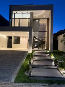 Sobrado com 5 Quartos à venda, 268m² no Cidade Alpha, Eusébio