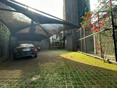 Imóvel Comercial à venda, 650m² no Jardim Everest, São Paulo