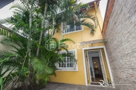 Casa com 2 Quartos à venda, 150m² no Partenon, Porto Alegre