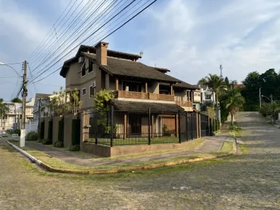Casa com 3 Quartos para alugar, 394m² no Cristo Rei, São Leopoldo