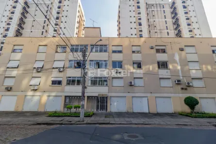 Apartamento com 3 Quartos à venda, 81m² no Passo da Areia, Porto Alegre