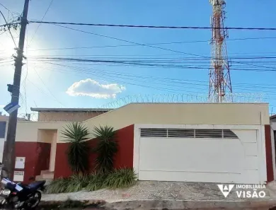 Casa com 3 Quartos para alugar, 204m² no Conjunto Pontal, Uberaba