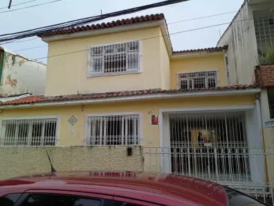 Casa com 4 Quartos para alugar, 252m² no Poço, Recife