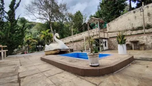 Fazenda/Sítio com 4 Quartos à venda, 400m² no Centro, Santo Antônio do Pinhal