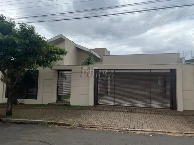 Casa com 4 Quartos à venda, 270m² no Jardim Itatiaia 2, Londrina