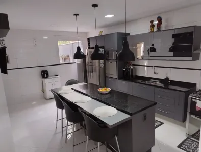 Casa com 4 Quartos à venda, 225m² no Vila Kosmos, Rio de Janeiro