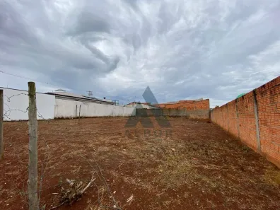 Lote/Terreno à venda, 300m² no Parque Atenas do Sul, Itapetininga
