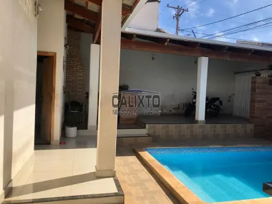 Sobrado com 3 Quartos à venda, 342m² no Vigilato Pereira, Uberlândia