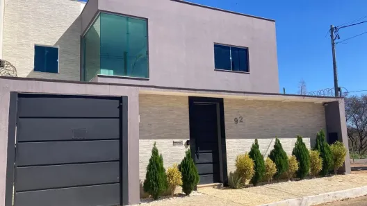 Casa com 4 Quartos à venda, 235m² no Belvedere, Governador Valadares