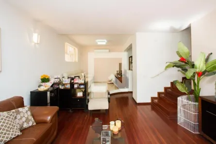Casa com 3 Quartos à venda, 152m² no Parque Colonial, São Paulo