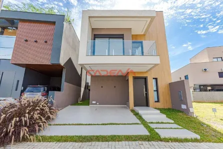 Casa de Condomínio com 3 Quartos para alugar, 128m² no Santa Cândida, Curitiba