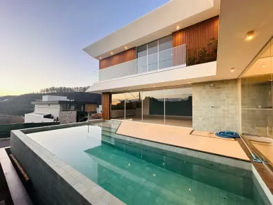 Casa de Condomínio com 4 Quartos à venda, 300m² no Salvaterra, Juiz de Fora