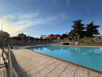 Apartamento com 3 Quartos para alugar, 62m² no Parque Residencial Aeroporto, Maringá