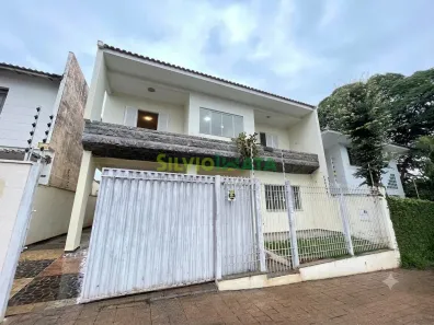 Sobrado com 4 Quartos para alugar, 200m² no Zona 02, Maringá