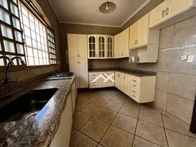 Casa com 3 Quartos à venda, 210m² no Vila Nova Cidade Universitária, Bauru