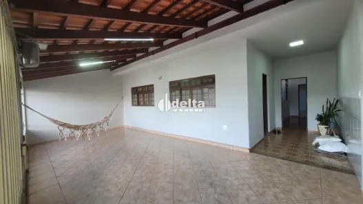 Casa com 3 Quartos à venda, 230m² no Osvaldo Rezende, Uberlândia