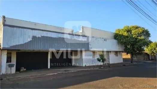 Ponto Comercial com 1 Quarto à venda, 1000m² no Marta Helena, Uberlândia
