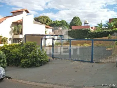 Lote/Terreno com 1 Quarto para alugar, 650m² no General Osório, Uberlândia