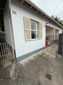 Casa com 2 Quartos à venda, 75m² no Valparaíso, Petrópolis