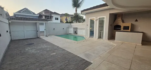 Casa de Condomínio com 4 Quartos à venda, 350m² no Recreio dos Bandeirantes, Rio de Janeiro