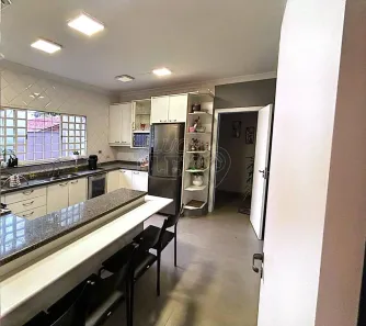 Casa com 4 Quartos à venda, 300m² no Parque Residencial Alcântara, Londrina