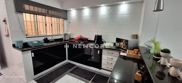 Casa com 3 Quartos à venda, 201m² no Parque Colonial, São Paulo
