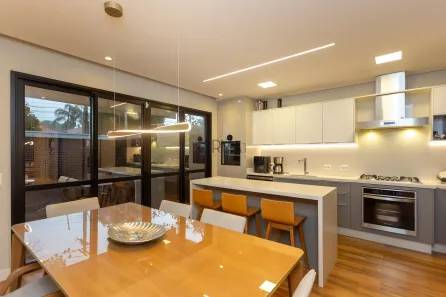 Casa de Condomínio com 3 Quartos à venda, 238m² no Água Verde, Curitiba