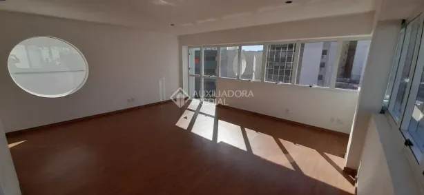 Sala Comercial à venda, 44m² no Menino Deus, Porto Alegre