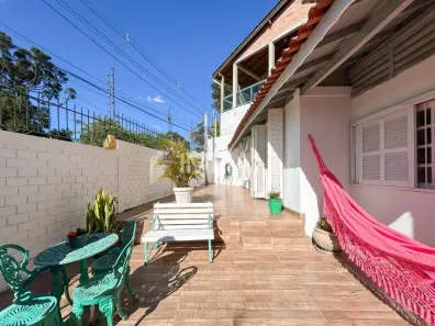 Casa com 3 Quartos para venda ou aluguel, 117m² no Jardim São Pedro, Porto Alegre