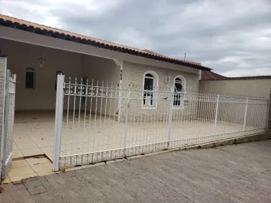 Casa com 3 Quartos à venda, 220m² no Jardim Estoril, Marília