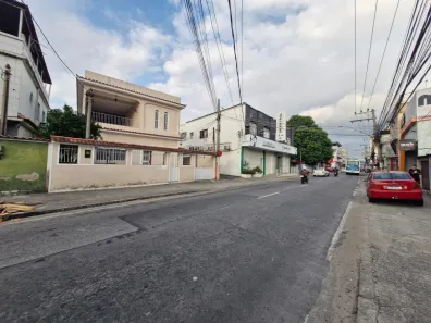 Casa com 4 Quartos à venda, 211m² no Centro, Nilópolis