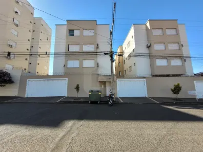 Apartamento com 2 Quartos para alugar, 59m² no Segismundo Pereira, Uberlândia