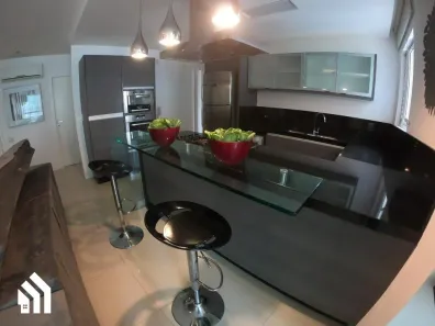 Apartamento com 3 Quartos para alugar, 130m² no Centro, Balneário Camboriú
