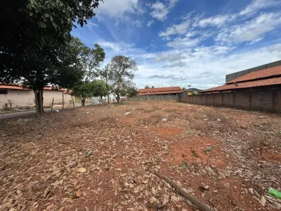 Lote/Terreno à venda, 699m² no Centro, Petrolina de Goiás