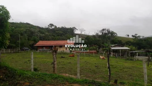 Fazenda/Sítio com 3 Quartos à venda, 100m² no Encruzilhada, Biguaçu