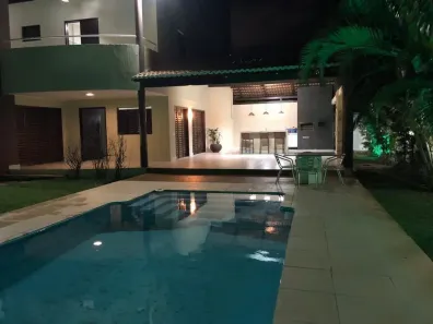 Sobrado com 3 Quartos à venda, 340m² no Candelária, Natal
