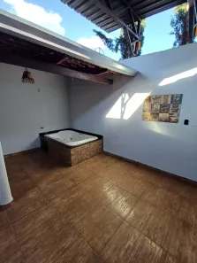 Casa com 3 Quartos para alugar, 180m² no Moinho dos Ventos, Goiânia