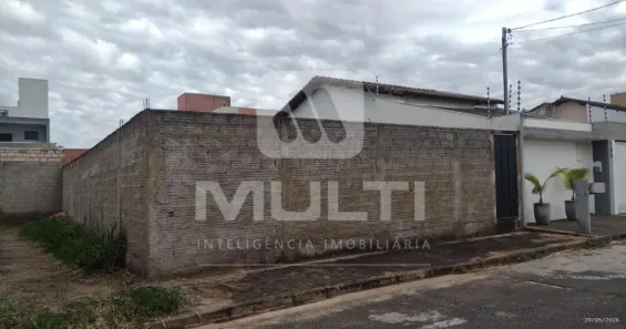 Lote/Terreno com 1 Quarto à venda, 1m² no Jardim Europa, Uberlândia