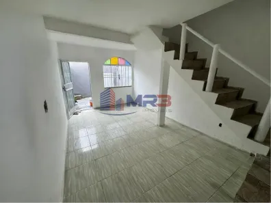 Casa com 3 Quartos para alugar, 100m² no Tanque, Rio de Janeiro