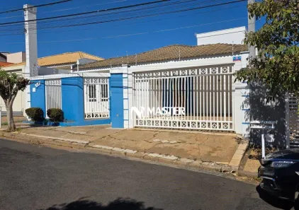 Casa com 4 Quartos à venda, 200m² no Jardim Jequitibá, Marília